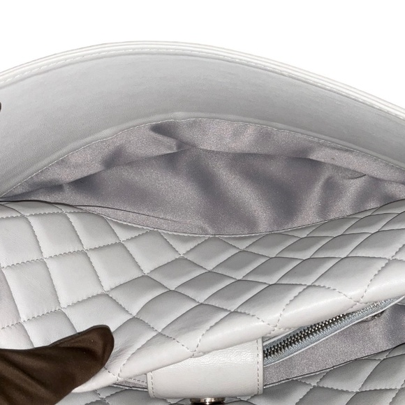 Chanel Matelasse Chain Tote Bag Light Gray Silver - Picture 6 of 10